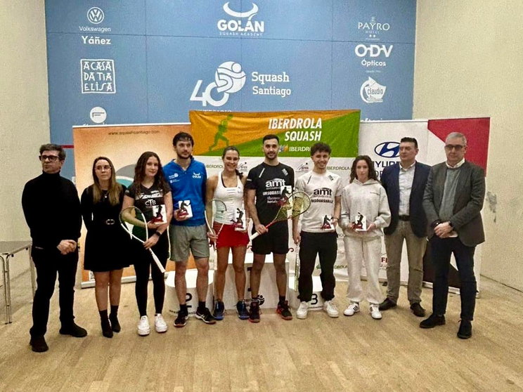 Os gañadores do Campionato de España nas instalacións do Squash Club no Milladoiro